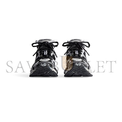 BALENCIAGA MEN'S RUNNER SNEAKER IN WHITE 772774W3RMU9010
